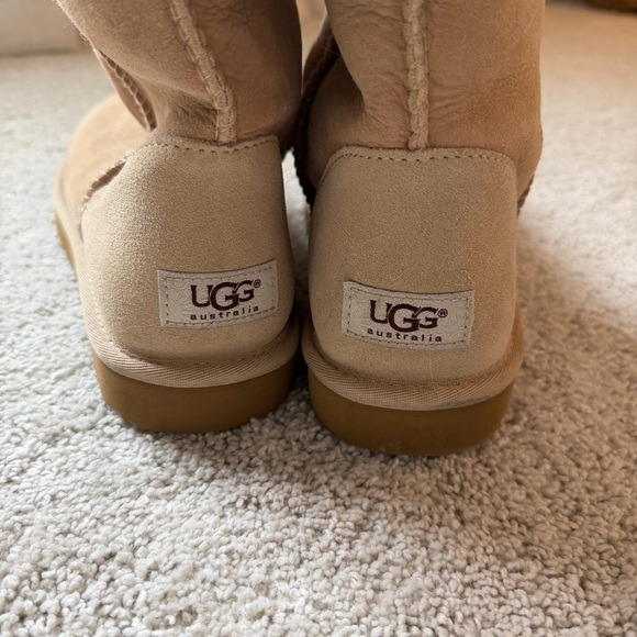UGG Classic Tall Light Tan Boots Size 9 - New - Picture 4 of 10